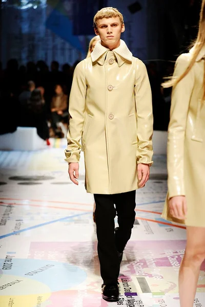 Look 48